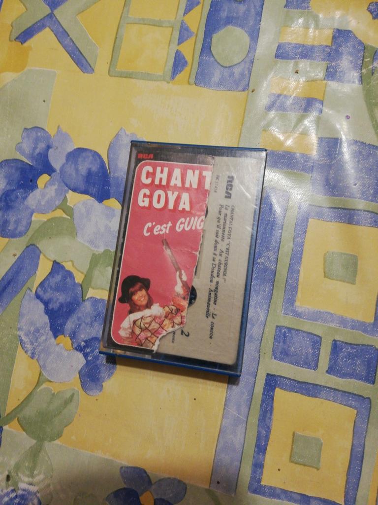 Cassette audio. Chantal Goya. C'est guignol., Enlèvement ou Envoi, Comme neuf