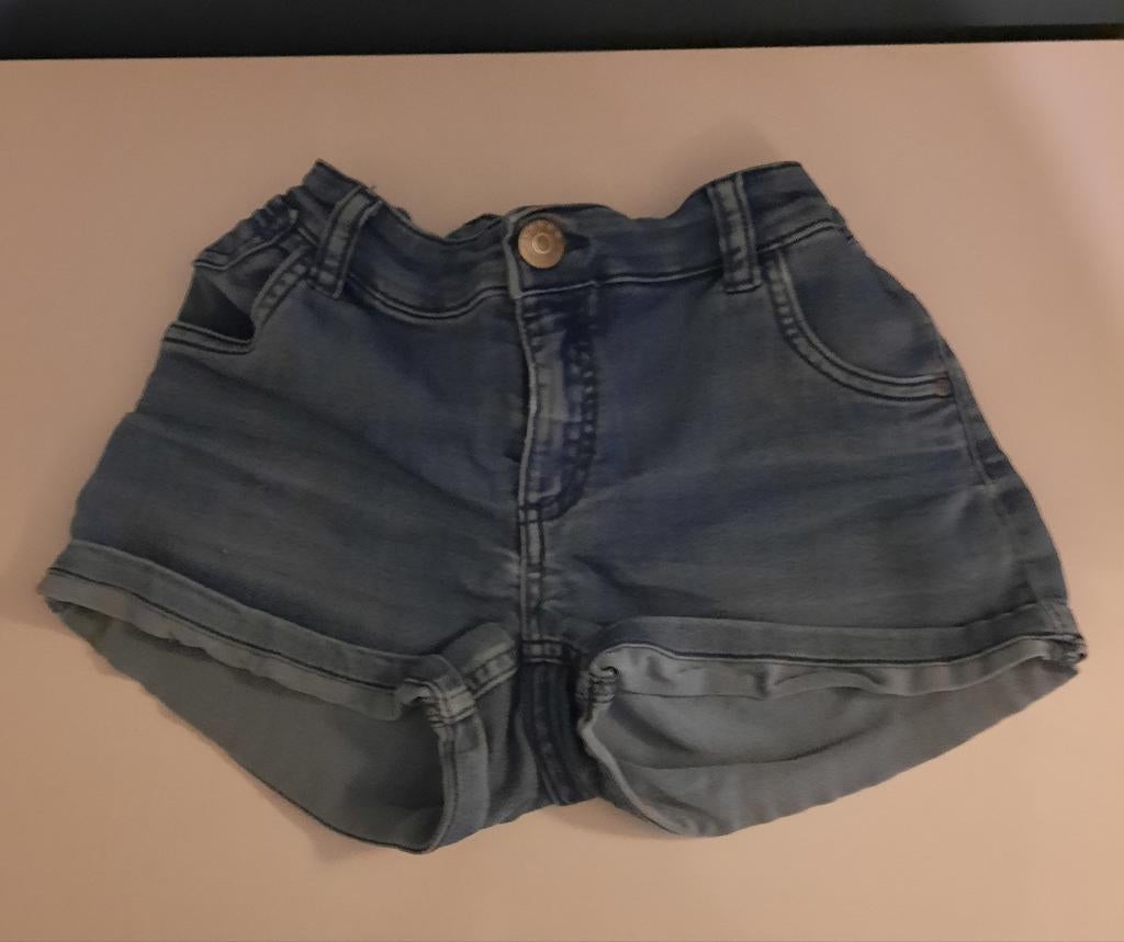 Hema jeans shortje "146-152", Kinderen en Baby's, Broek, Meisje, Ophalen of Verzenden, Zo goed als nieuw