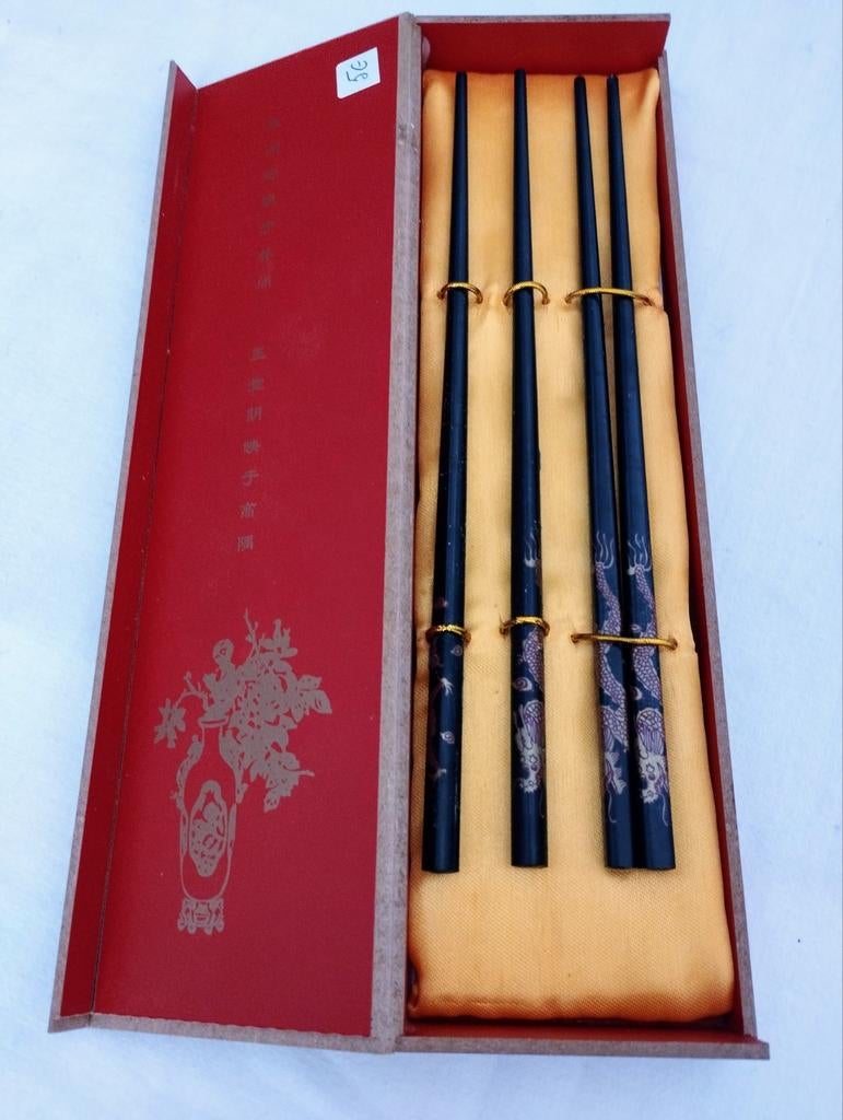 1 boîte avec 4 baguettes chinoises, Enlèvement