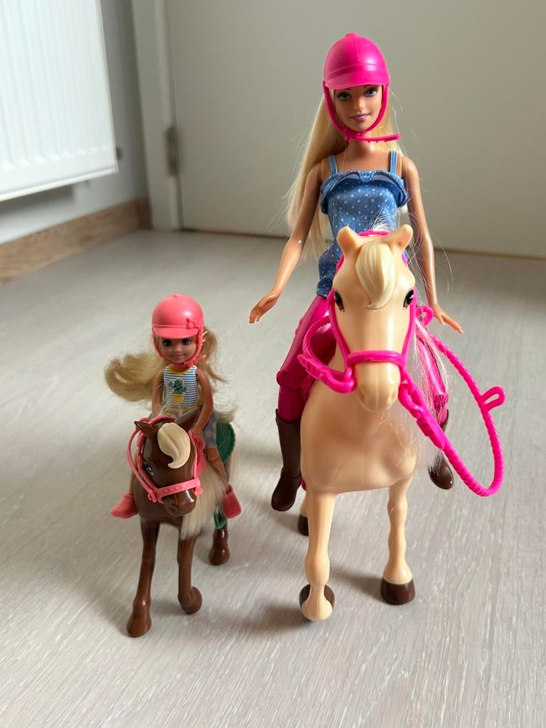 Barbie met paard & Chelsea met pony, Ophalen, Zo goed als nieuw