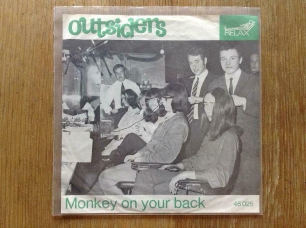 single outsiders, Ophalen of Verzenden, Rock en Metal