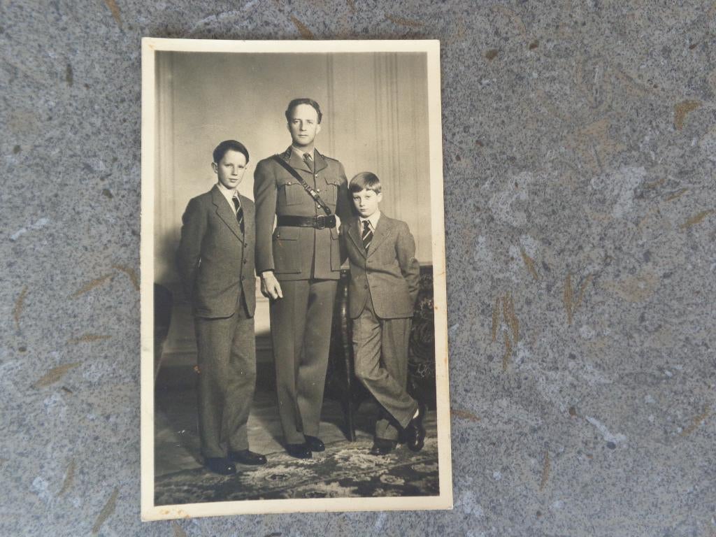 Royalty: 1 oude foto Léopold 3 en zijn 2 jongens, Verzamelen, Ophalen