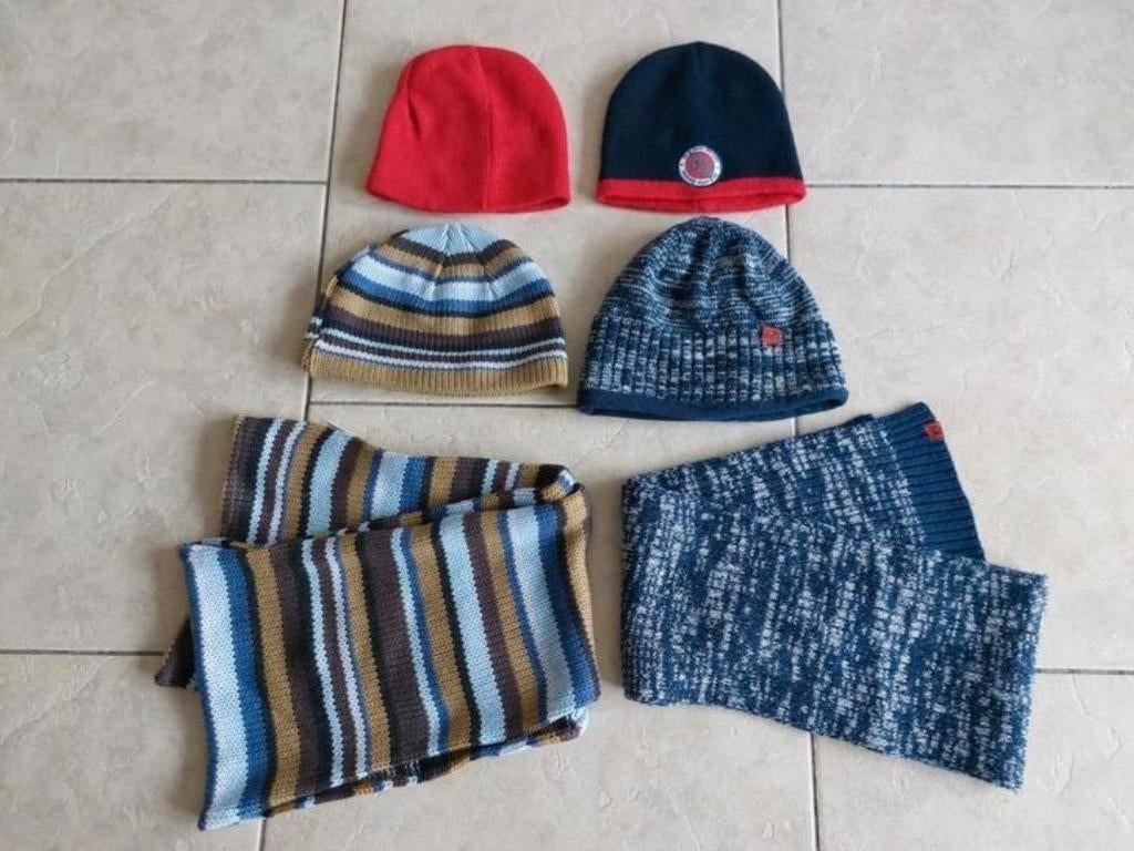 écharpes, chapeaux. Garçons, hommes, filles, femmes, enfants, Enlèvement ou Envoi, Comme neuf, Garçon ou Fille, Bonnet