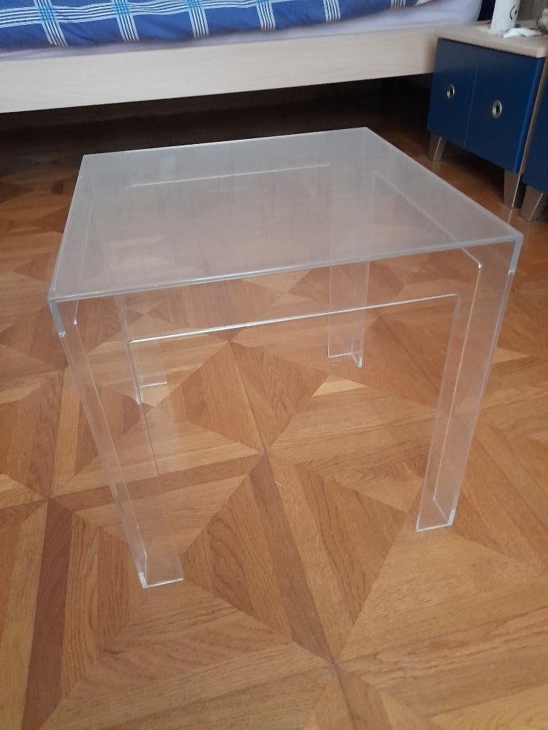2 tables basses Kartell 40/40/40, Carré, Synthétique, Enlèvement, Utilisé