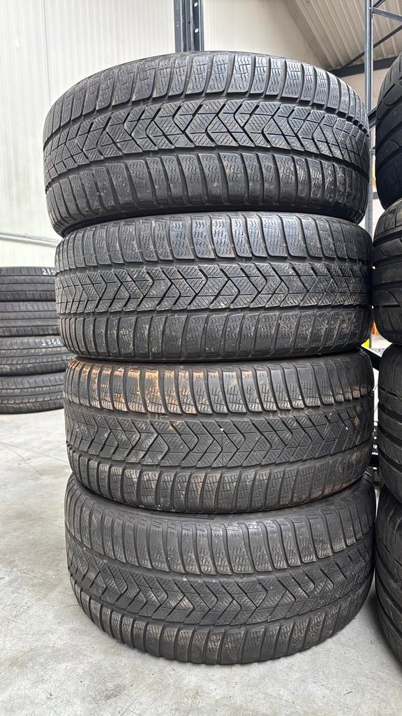 Site d'hiver 245/45R18 275/40R18 de la marque Pirelli, Autos : Divers, Pièces de sport automobile, Enlèvement