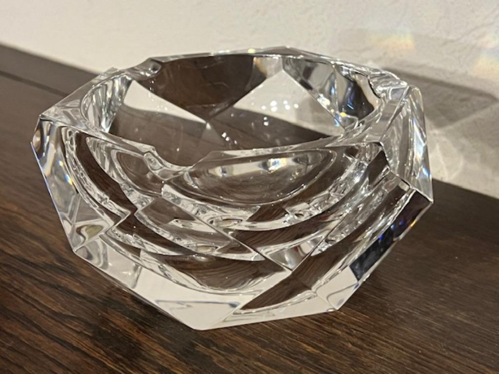 Cendrier en cristal blanc taillé. Val Saint Lambert Karel, Enlèvement