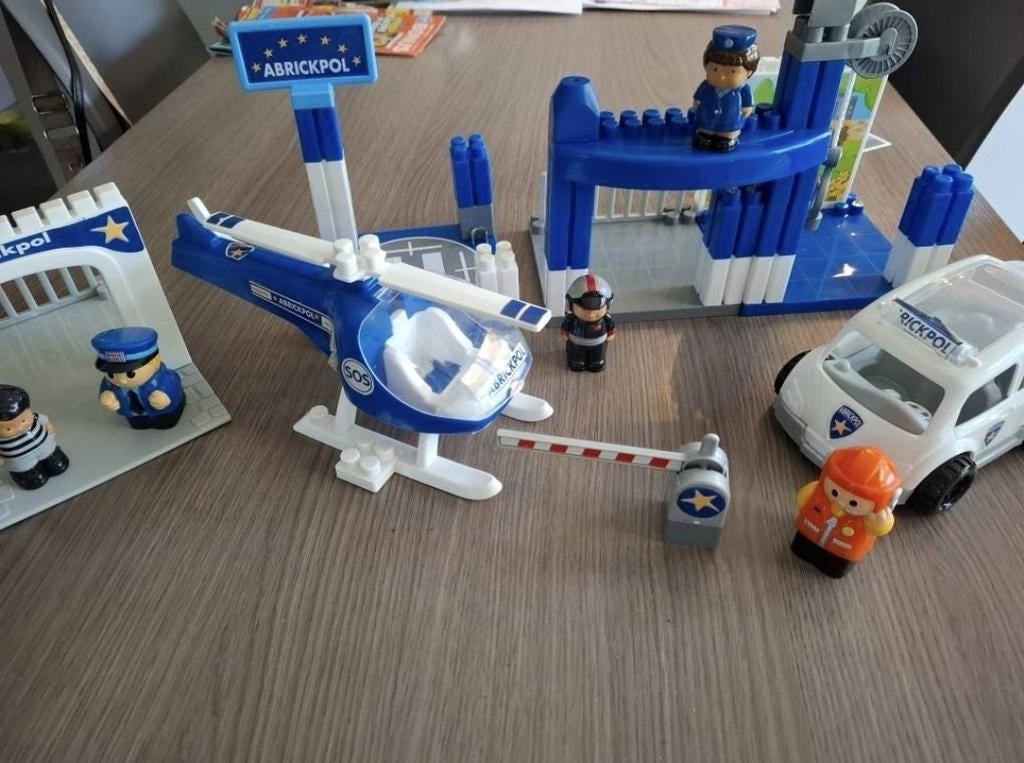 Abrick politie, helikopter, vervolgwagen, alles 5€, Enfants & Bébés, Jouets | Blocs de construction, Enlèvement ou Envoi, Comme neuf