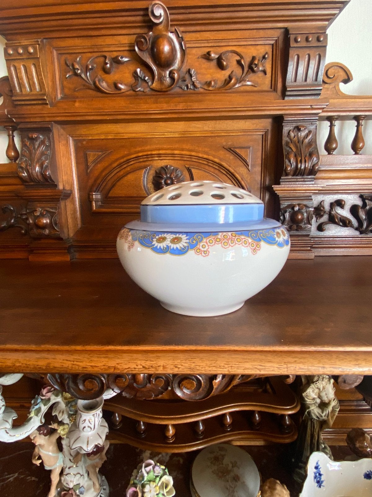 Porseleinen pot, Ophalen