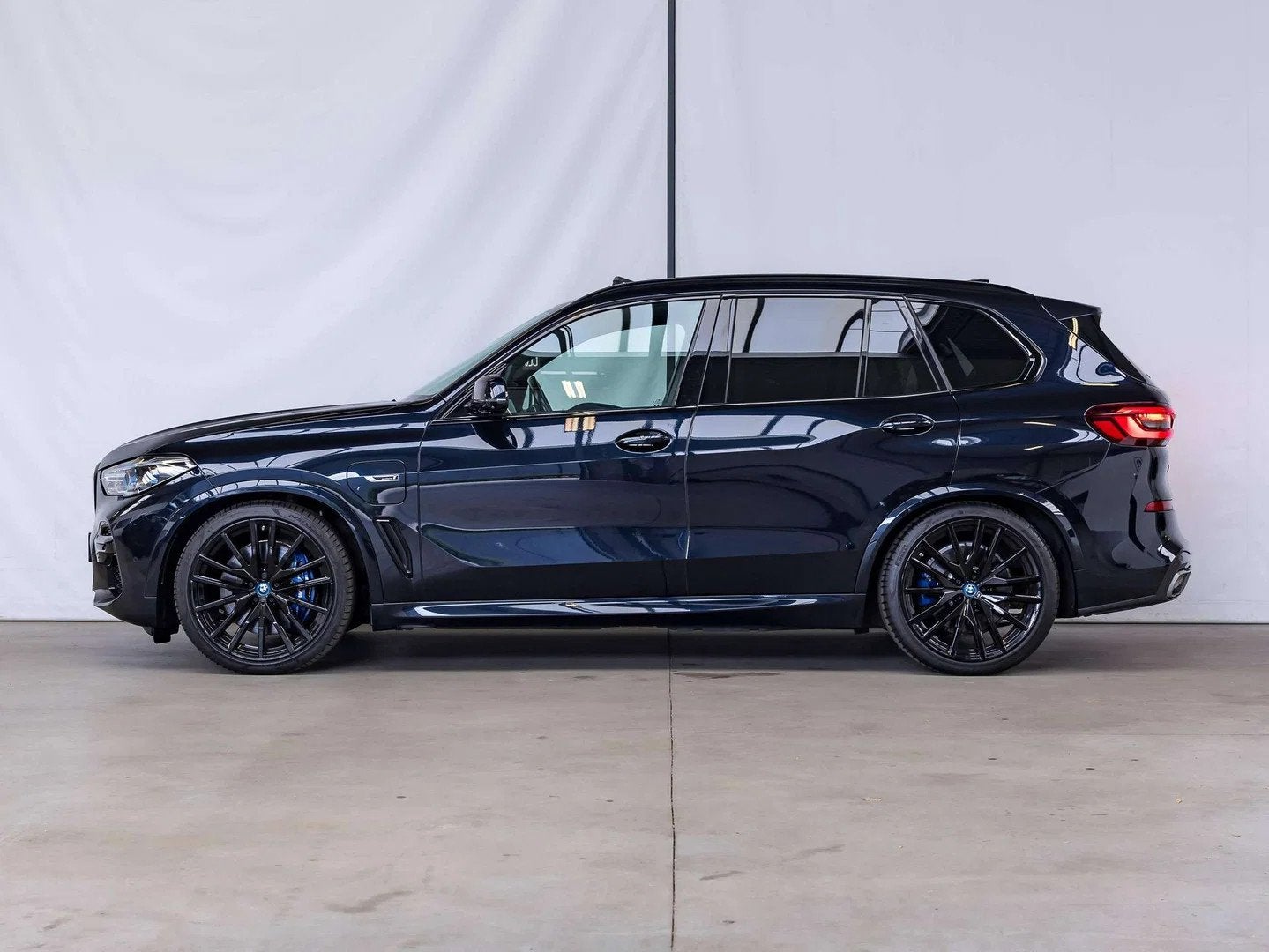 BMW X5 GARANTIE|M-SPORT|PHEV|X-DRIVE45e|PANO|360°|LASERLIGH, Auto's, Gebruikt, Blauw, Leder, Bedrijf