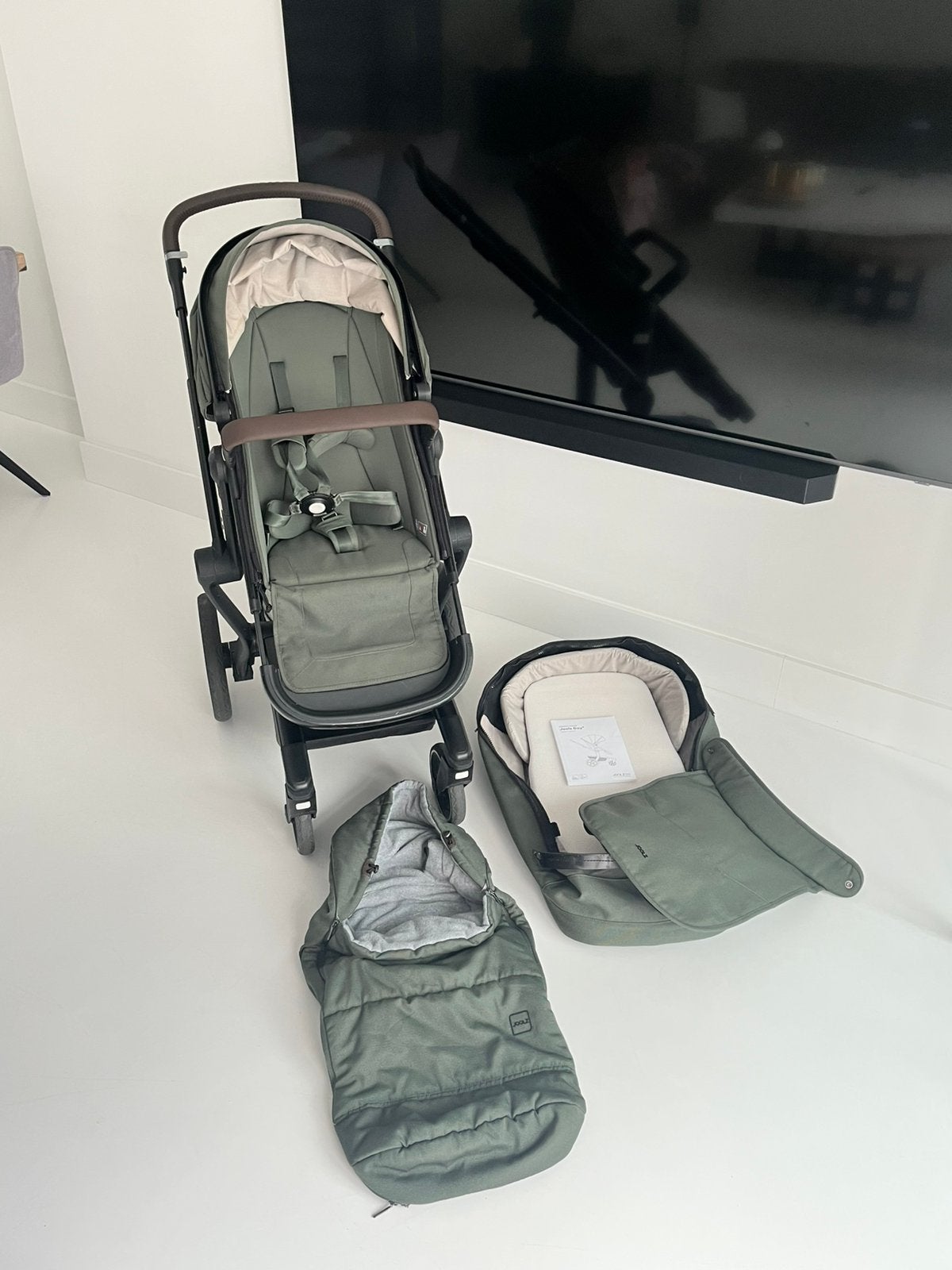 Joolz kinderwagen met reiswieg en voetenzak, Kinderen en Baby's, Kinderwagens en Combinaties, Ophalen, Gebruikt, Kinderwagen, Met reiswieg