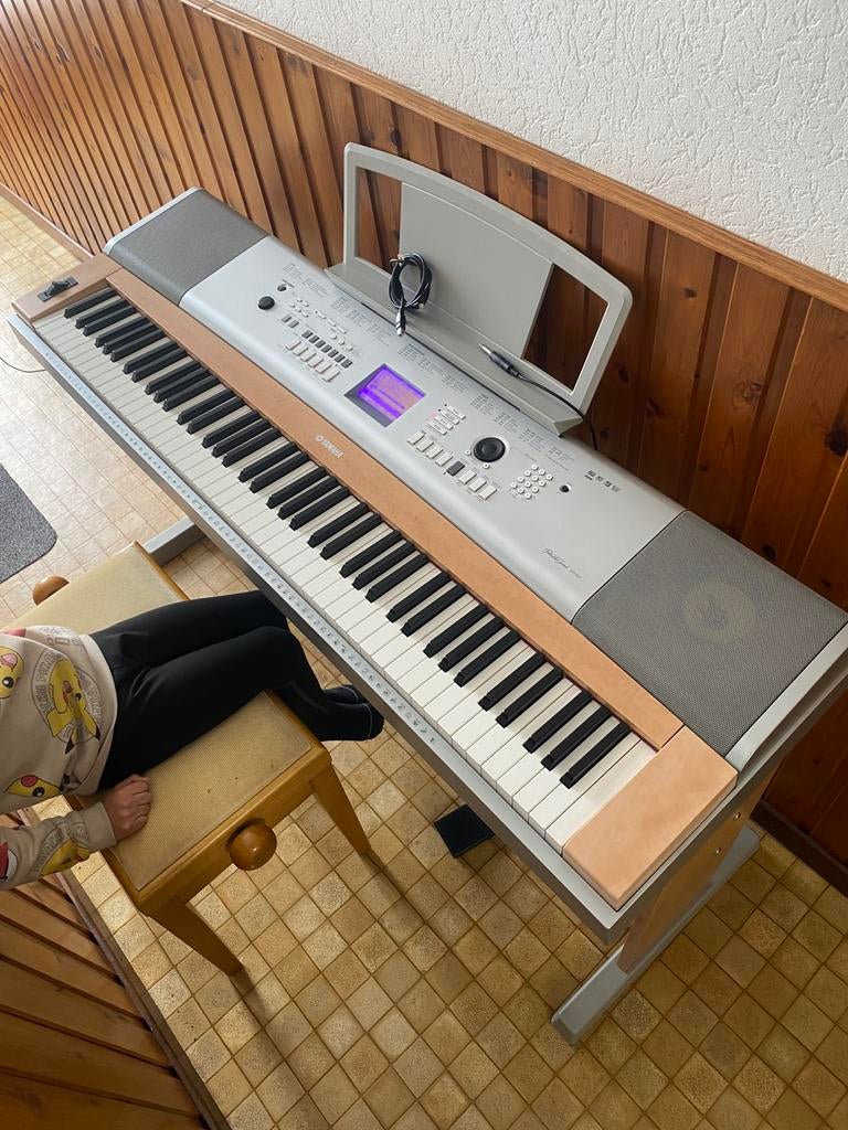 YAMAHA DGX - 620, Musique & Instruments, Enlèvement ou Envoi, Comme neuf