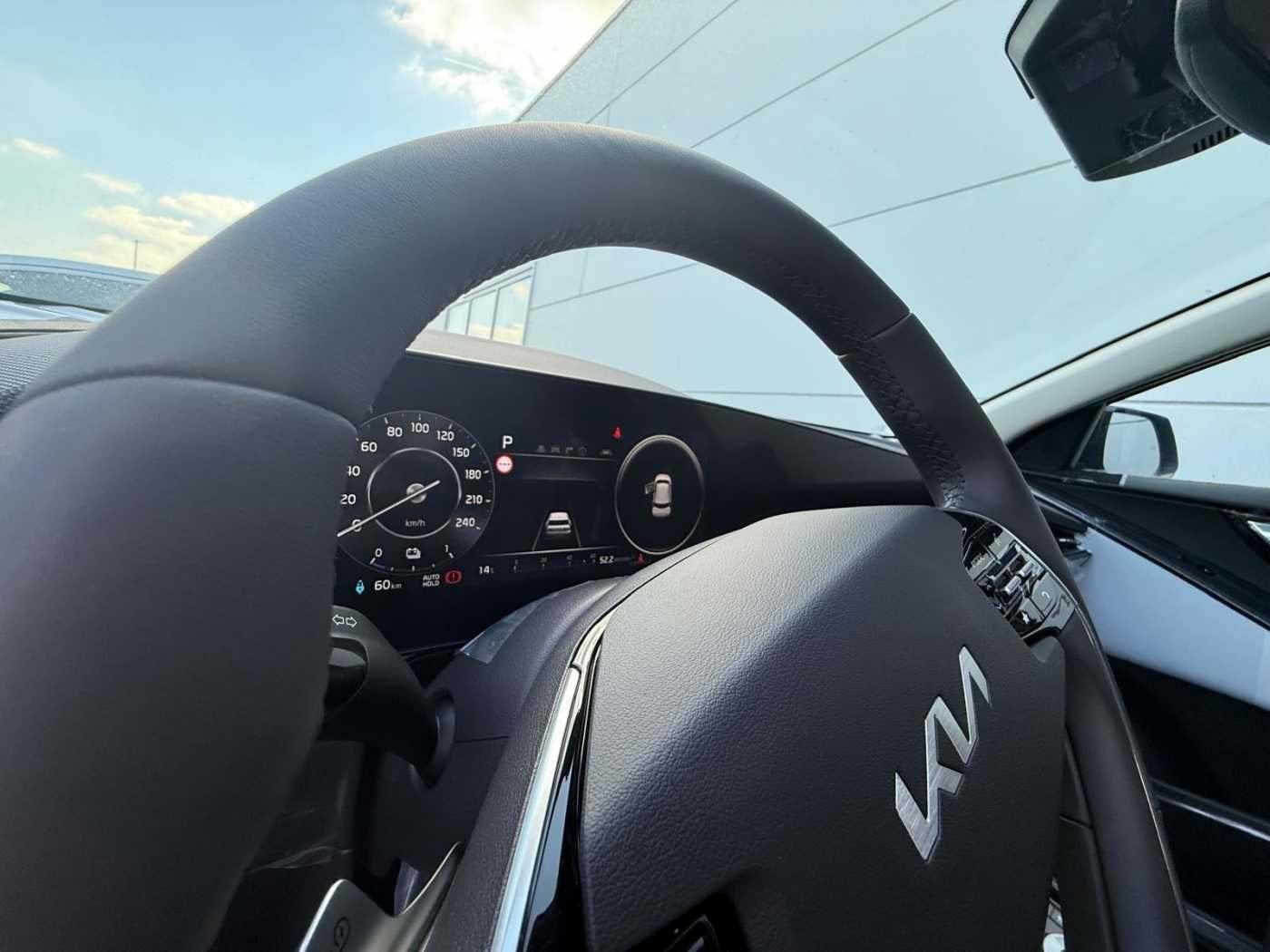 Kia Niro EV 64.8 kWh Pace (automaat), Auto's, Kia, Automaat, Gebruikt, Airbags, Zwart