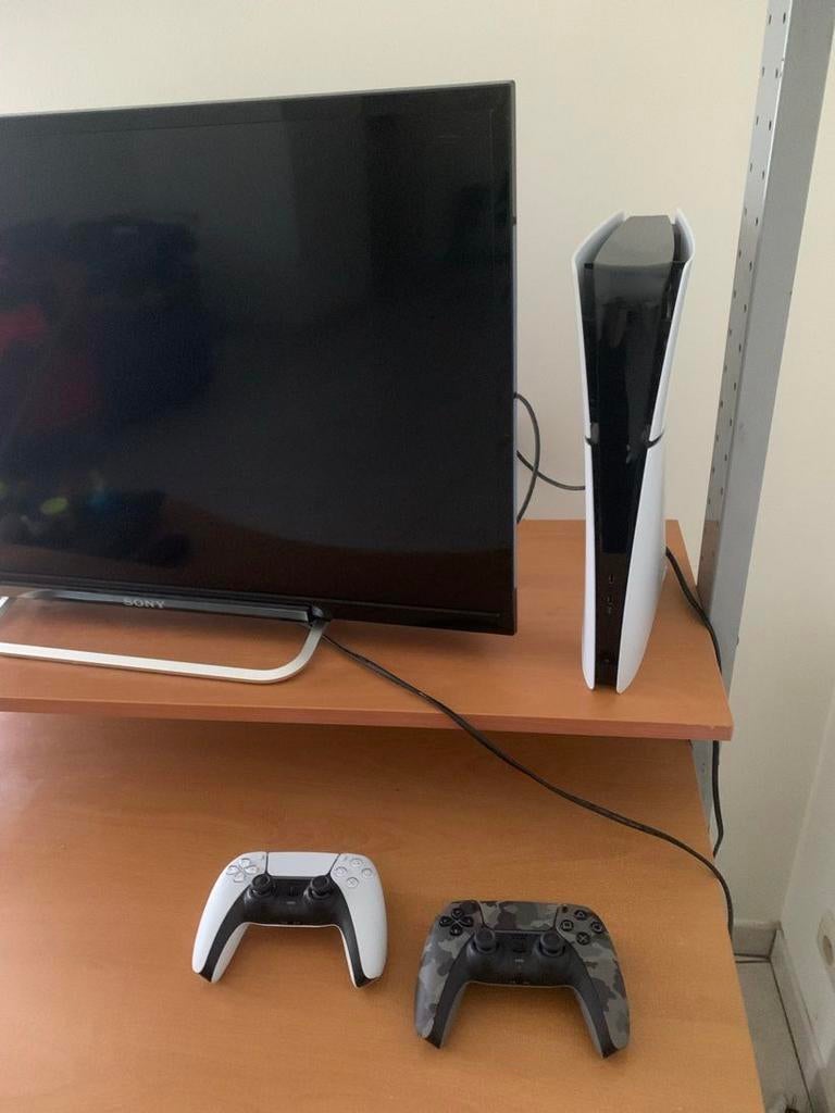 PS5 + TV en 2 controllers, Ophalen of Verzenden