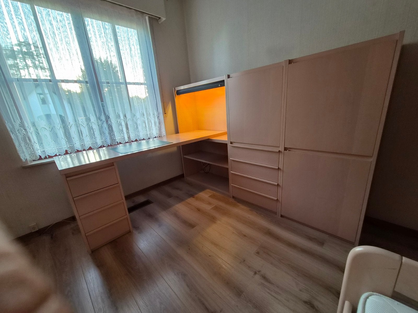 roze slaapkamer + buro + studeerkamer