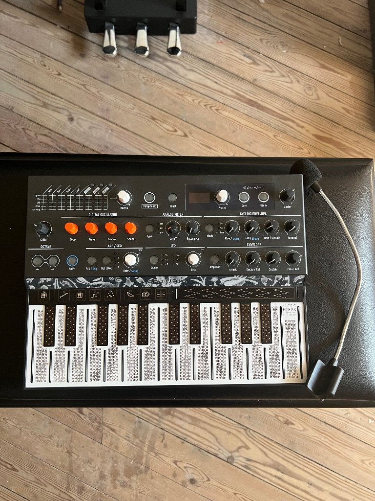 Arturia MicroFreak – uitstekende staat + microfoon, Muziek en Instrumenten, Gebruikt, Overige aantallen, Met midi-aansluiting