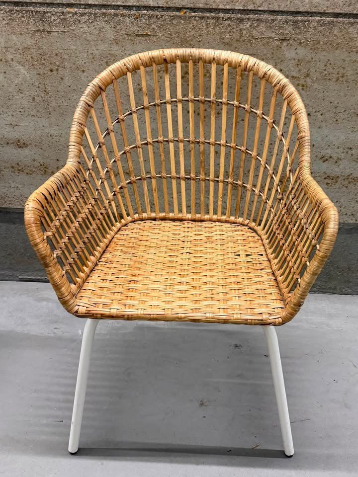 Te koop - ikea rattan/white stoel, Huis en Inrichting, Ophalen, Zo goed als nieuw