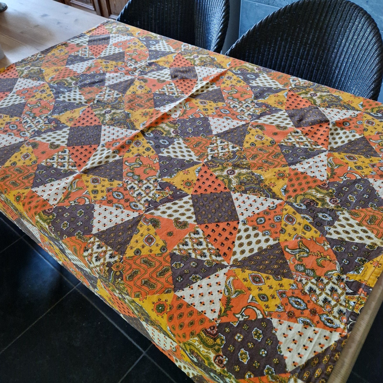 petite nappe années 70, Maison & Meubles, Nappe, Enlèvement ou Envoi