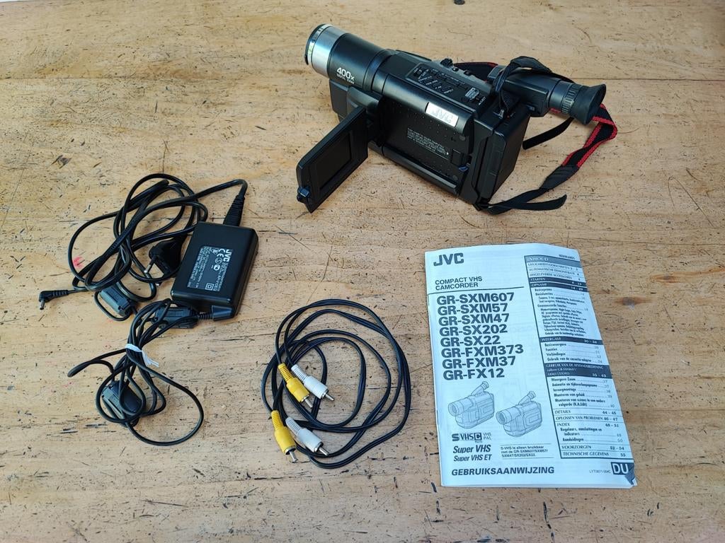 JVC GR-FXM373 Caméra vidéo VHS (comme neuf!), TV, Hi-fi & Vidéo, Lampe intégrée, Enlèvement ou Envoi, JVC, Caméra