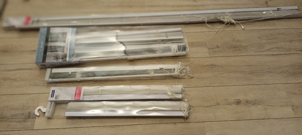 lamellen - aluminium jaloezieën (wit --beige/crèmewit), Huis en Inrichting, Stoffering | Gordijnen en Lamellen, Ophalen, Zo goed als nieuw