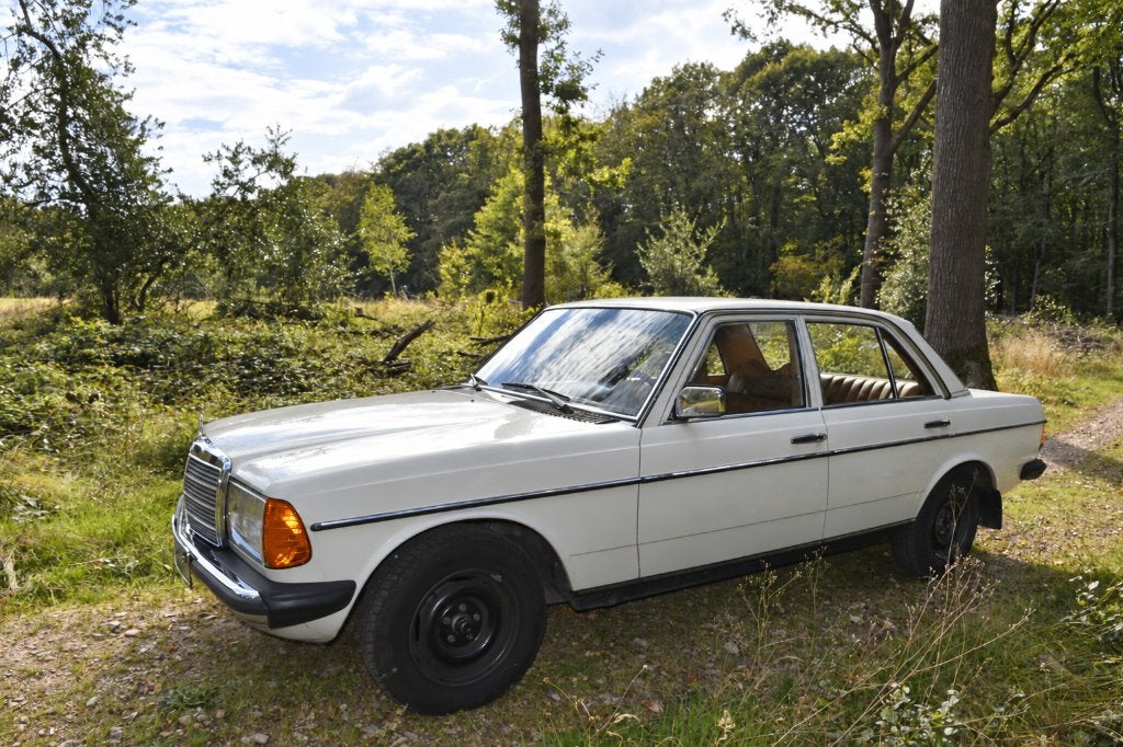 Mercedes-Benz 230 (W123) de 1977 – 156500 km – CT récent, Autos, Cuir, Achat, 4 portes, Boîte manuelle