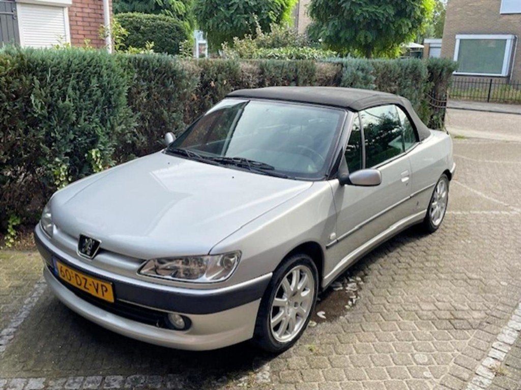 Peugeot 306 Cabriolet, Autos, Peugeot, Particulier, Airbags, Air conditionné, Jantes en alliage léger, Radio, Interruption de démarrage