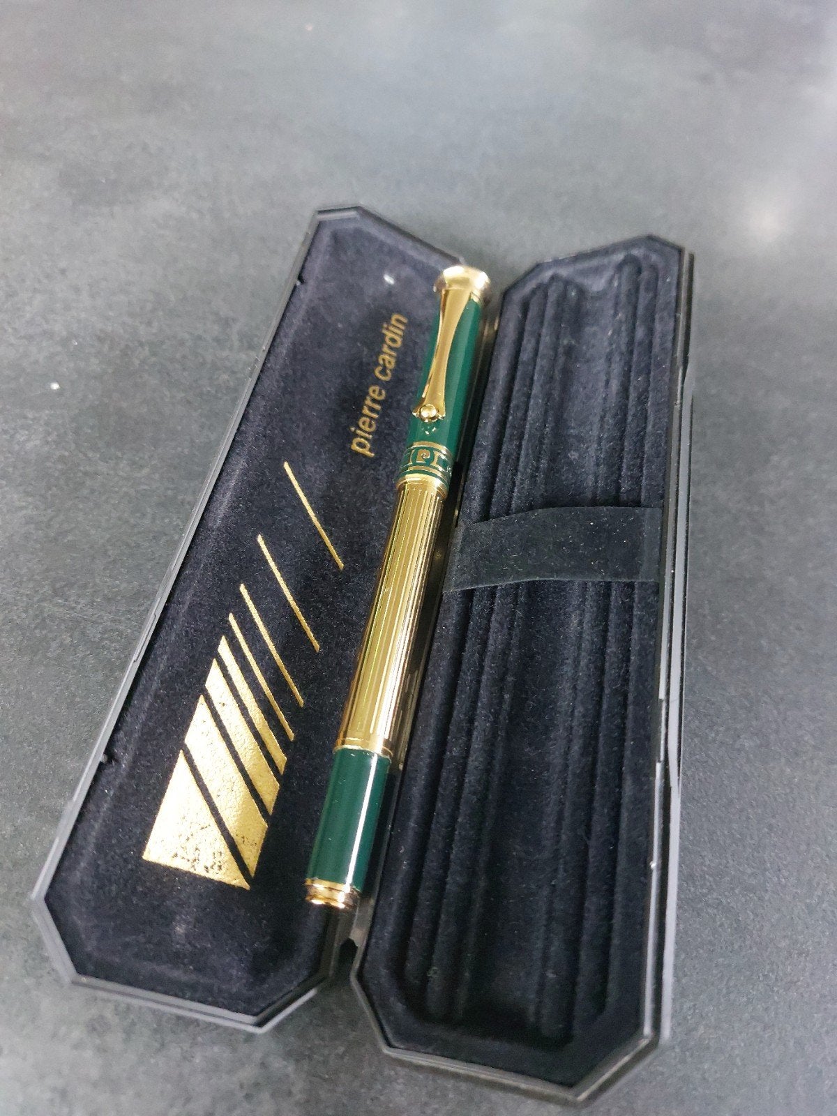 stylo plume Pierre Cardin, Enlèvement ou Envoi