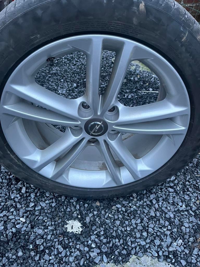 Jantes opel, Enlèvement, Pneu(s)