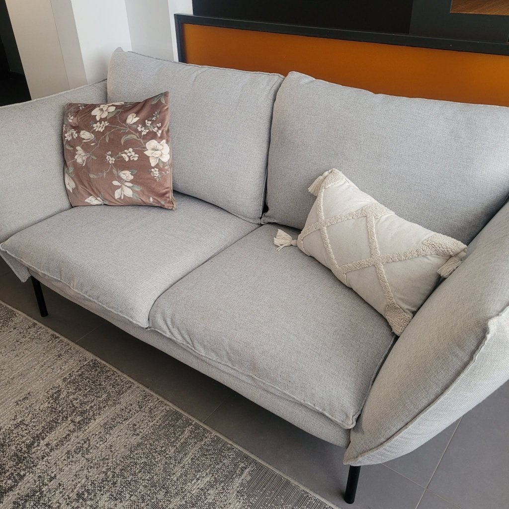 Très beau canapé 2 places Lulu Home (Bxl) état tb - gris, Huis en Inrichting, Zetels | Zetels, Ophalen, Gebruikt, 150 tot 200 cm