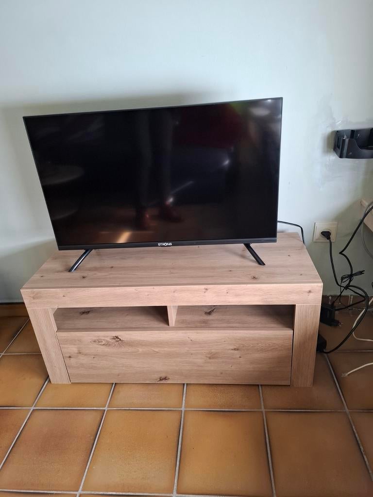 Tv kastje met opbergruimte, Huis en Inrichting, Kasten |Televisiemeubels, Ophalen