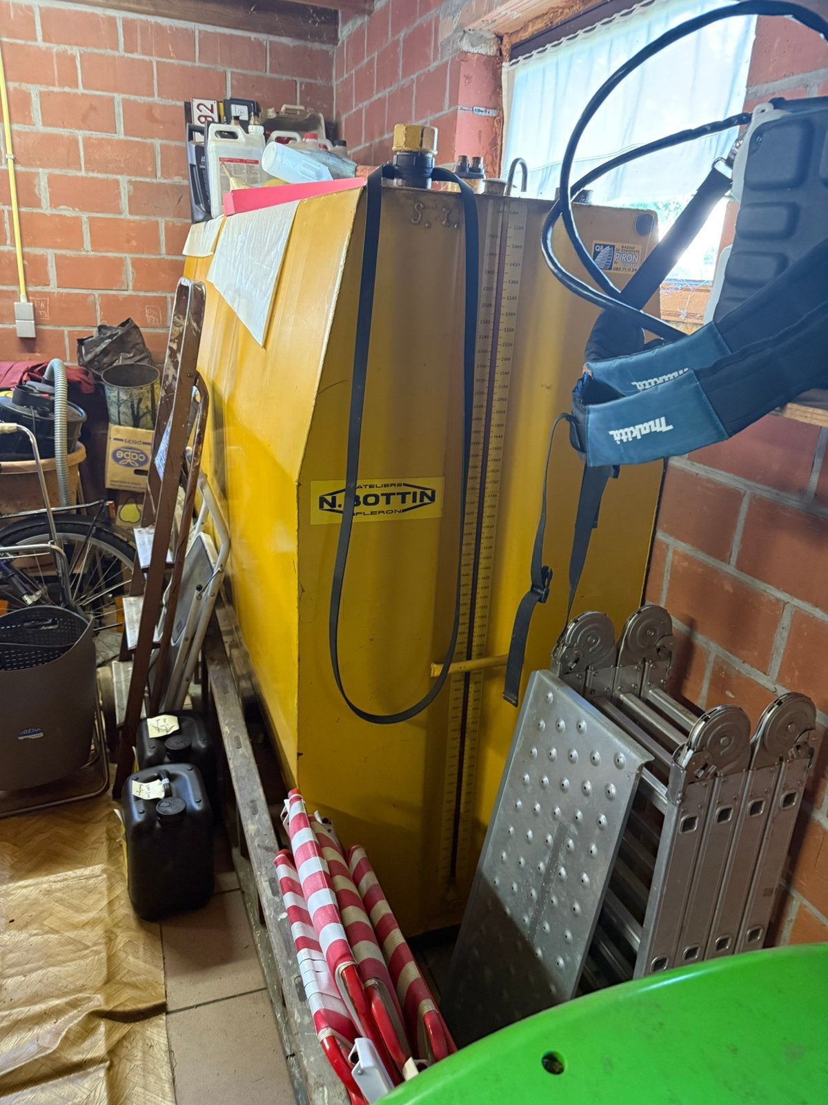 Réservoir à mazout ou réservoir diesel 2500 litres, Bricolage & Construction, Enlèvement, Utilisé