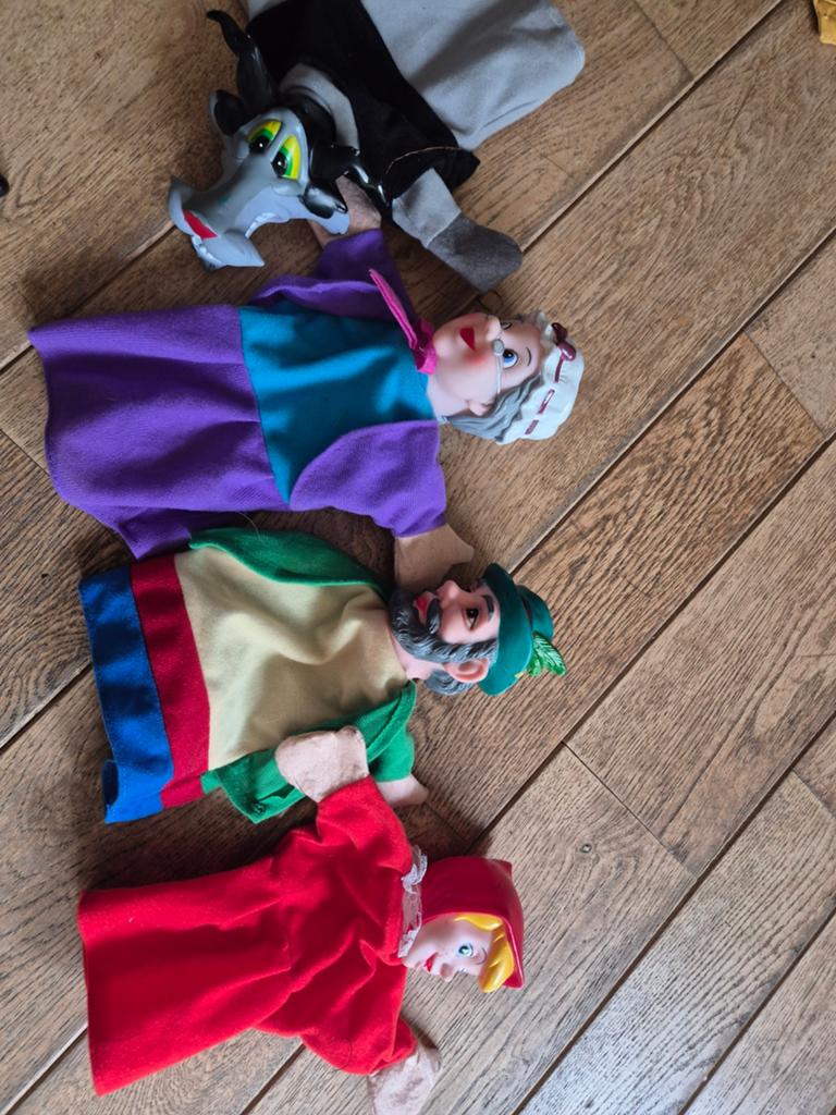 4 poppenkastpoppen, Ophalen