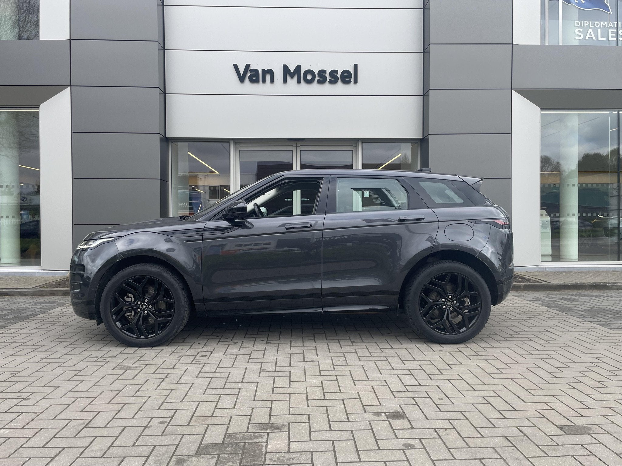 Land Rover Range Rover Evoque P300e R-Dynamic HSE, Autos, Cuir, Argent ou Gris, Achat, https://public.car-pass.be/vhr/67a5af0f-feb3-4d08-8415-3f4e21519d27