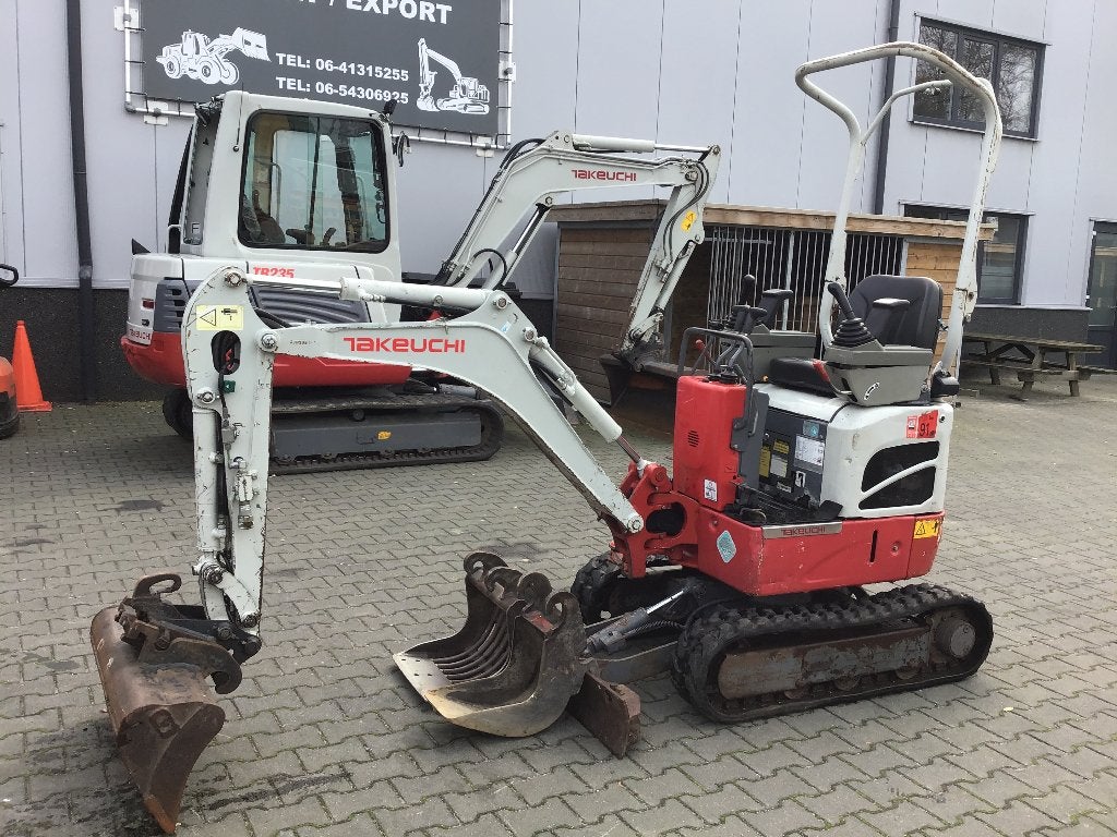 Takeuchi TB210, Zakelijke goederen, Ophalen, Graafmachine