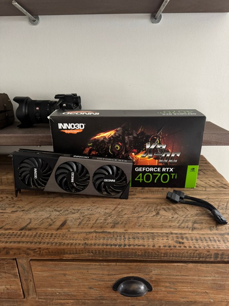 Inno3D RTX 4070 Ti X3 OC *2 slot GPU*, Enlèvement ou Envoi, GDDR6, Utilisé, HDMI