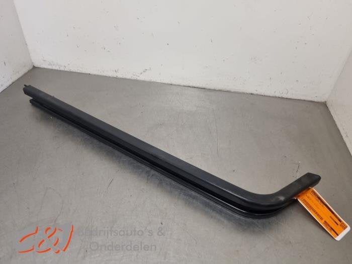 Rail porte coulissante droite d'un Renault Express, Renault, -, 3 mois de garantie, Utilisé