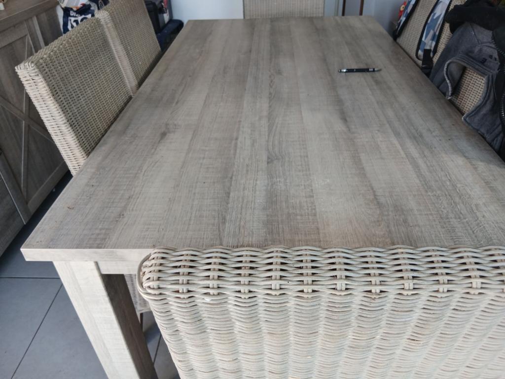 Tafel met 6 stoelen, Ophalen