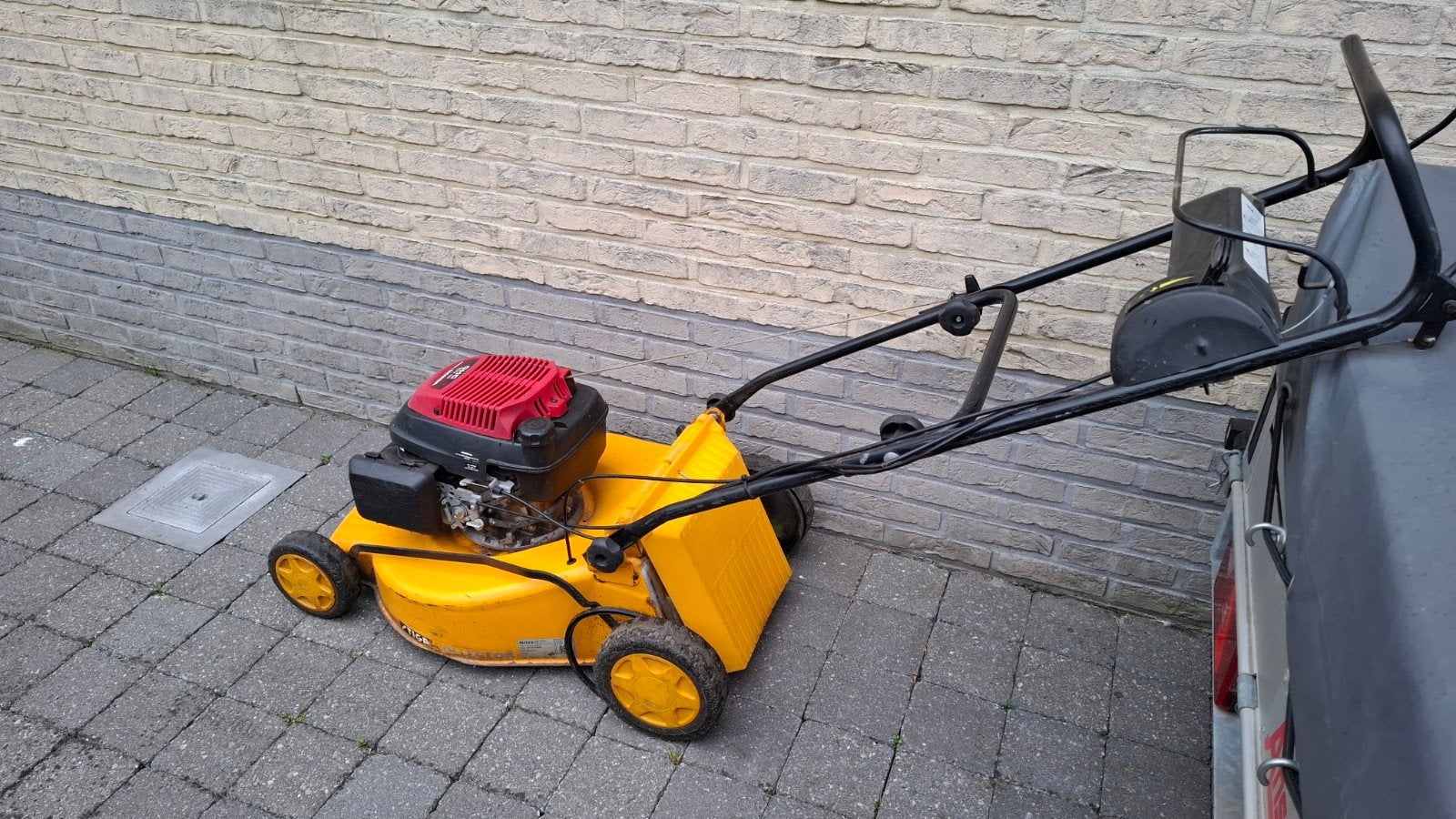 Stiga met Honda motor, Tondeuse rotative, Tondeuses à gazon à essence, Utilisé, Bac de ramassage