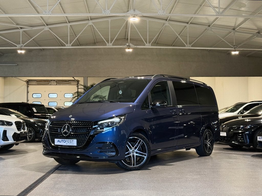 Mercedes-Benz V300d AMG-Line | Cargo léger à cabine double, Entreprise, Alcantara, Noir, Diesel