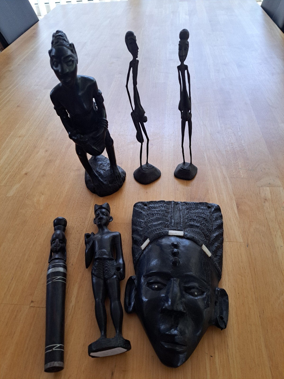 Afrikaans masker en beeldjes, Ophalen, Masker