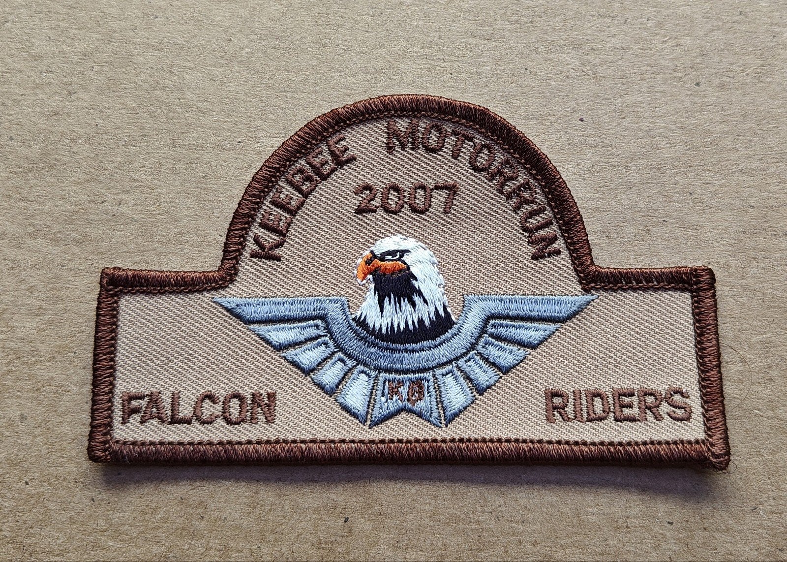 Falcon Riders Motorclub Verbonden aan 10e Wing Kleine Brogel, Verzamelen, Ophalen of Verzenden, Luchtmacht, Embleem of Badge