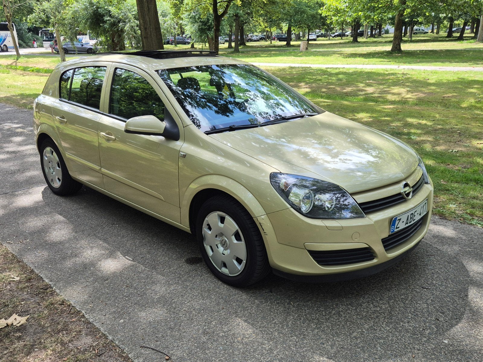 Opel Astra 1400cc Benzine,  Gekeurd voor verkoop, Auto's, Voorwielaandrijving, Zwart, Overige kleuren, Elektrische ramen