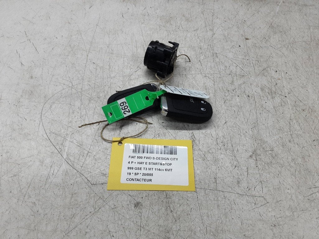 CONTACTSLOT Fiat 500X (334) (01-2014/09-2020), Gebruikt, Mevr. I. Hauben, Fiat, Rue de l'Espoir 34 34
4030  GRIVEGNÉE, BE