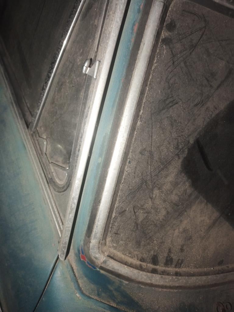 MGB GT 1970. Zonder papieren. Barnfind, foto 4