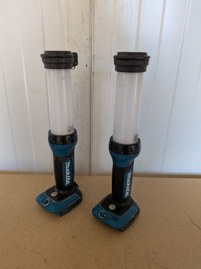 2x Makita DML807 lantaarn /zaklamp, Doe-het-zelf en Bouw, Ophalen of Verzenden, Gebruikt, Minder dan 50 watt, Lamp