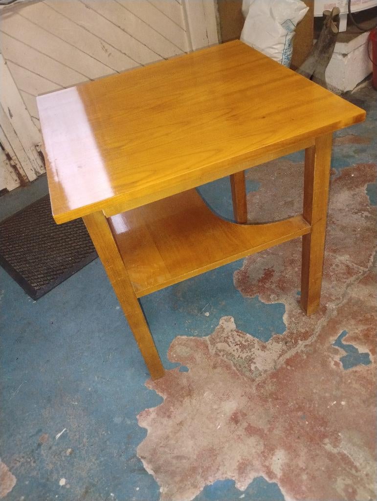 Tafel in de woonkamer, Ophalen, Gebruikt, 50 tot 100 cm, 50 tot 75 cm