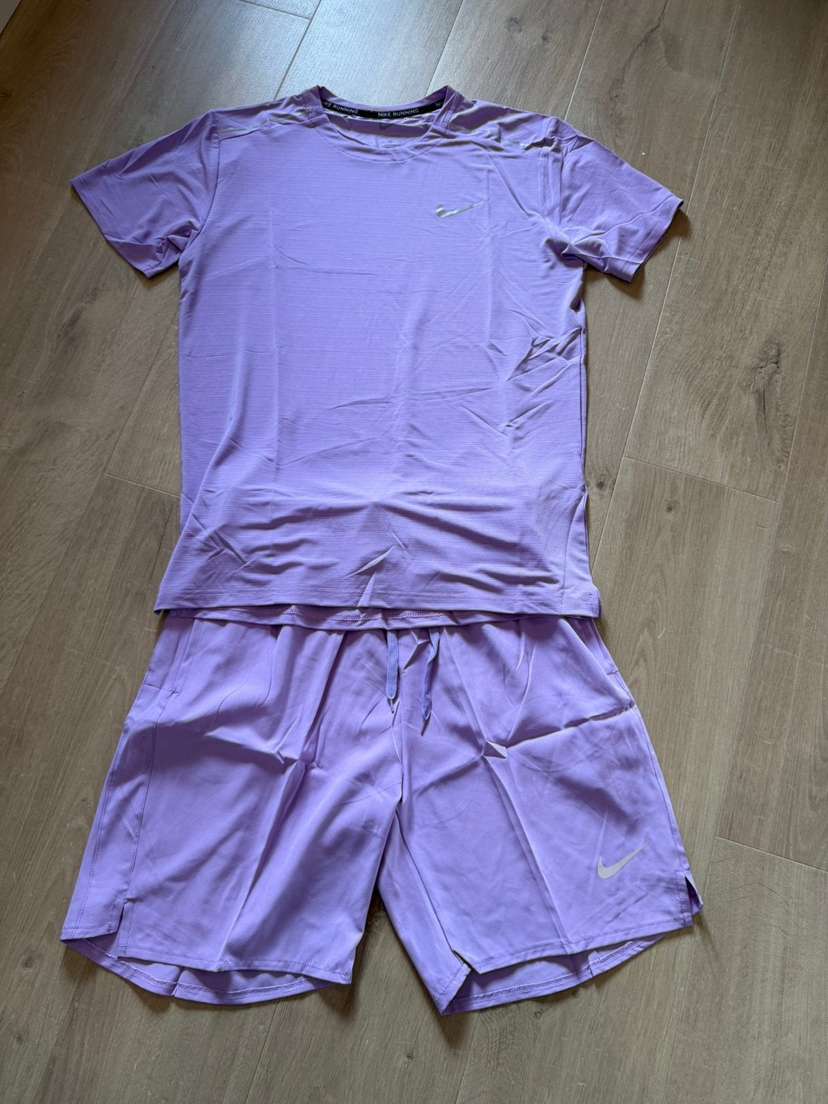 Ensemble nike, Enlèvement, Neuf, Violet