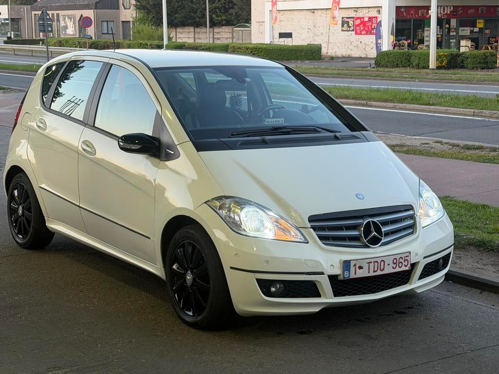 Mercedes A180 euro 5 AVANGARD, Auto's, Euro 5, Zwart, Leder en Stof, Wit