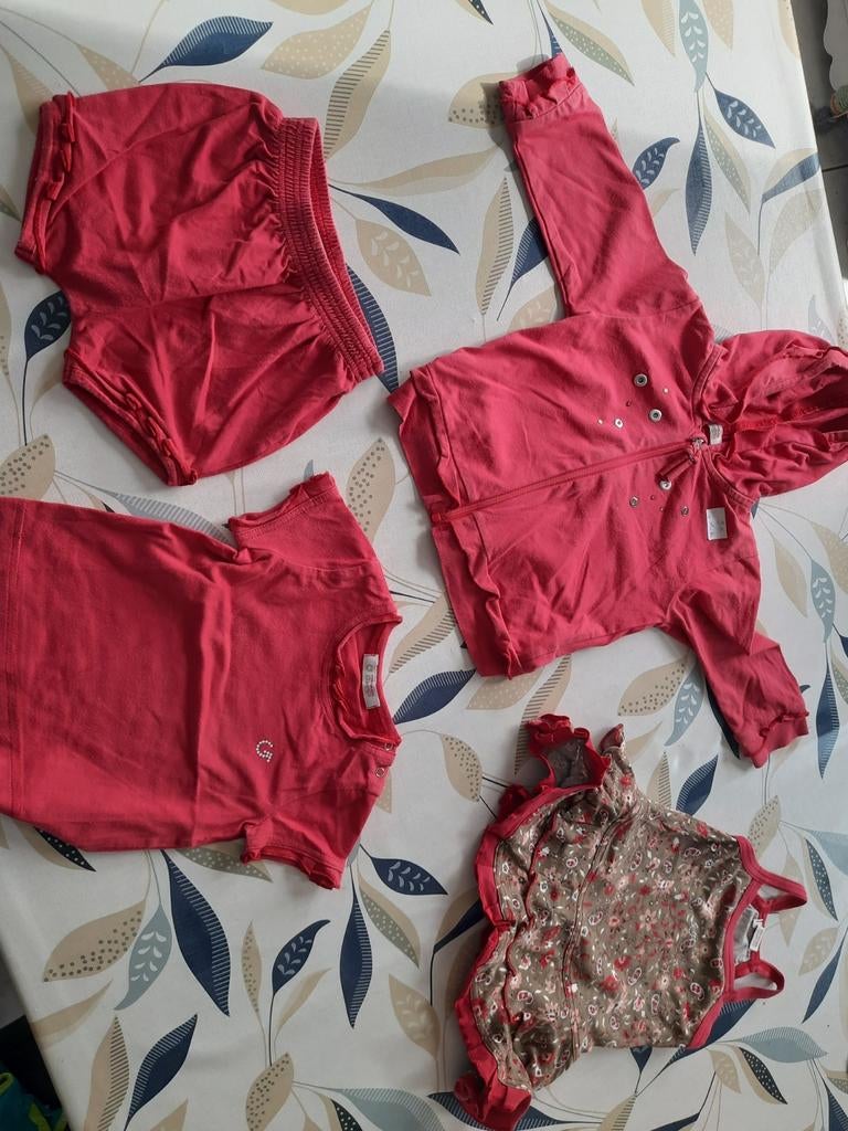 Setje: kleedje, broekje, 't shirt en vest maat 68 (gymp), Kinderen en Baby's, Ophalen, Maat 68