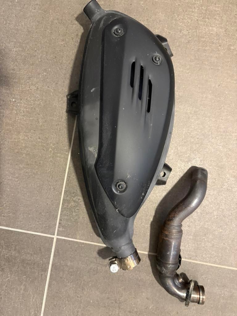 Compleet zwarte vespa uitlaat, Motoren, Ophalen