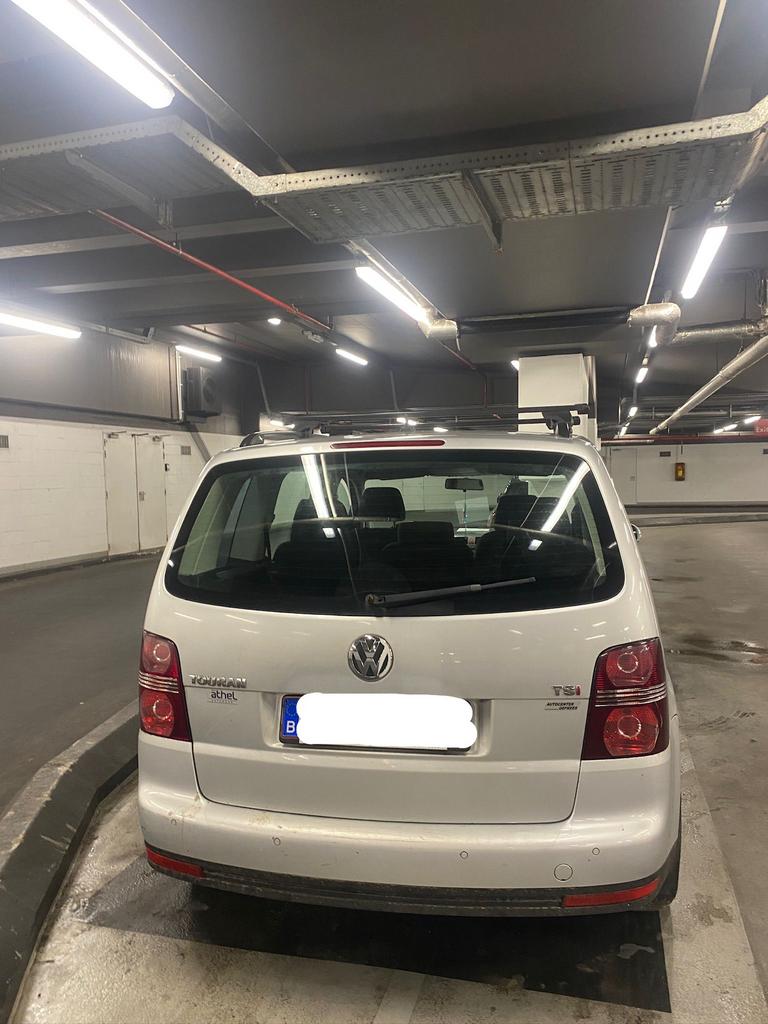 VOLKSWAGEN TOURAN TSI ESSENCE 2009, Autos, Achat, Boîte manuelle, 5 portes, 5 places